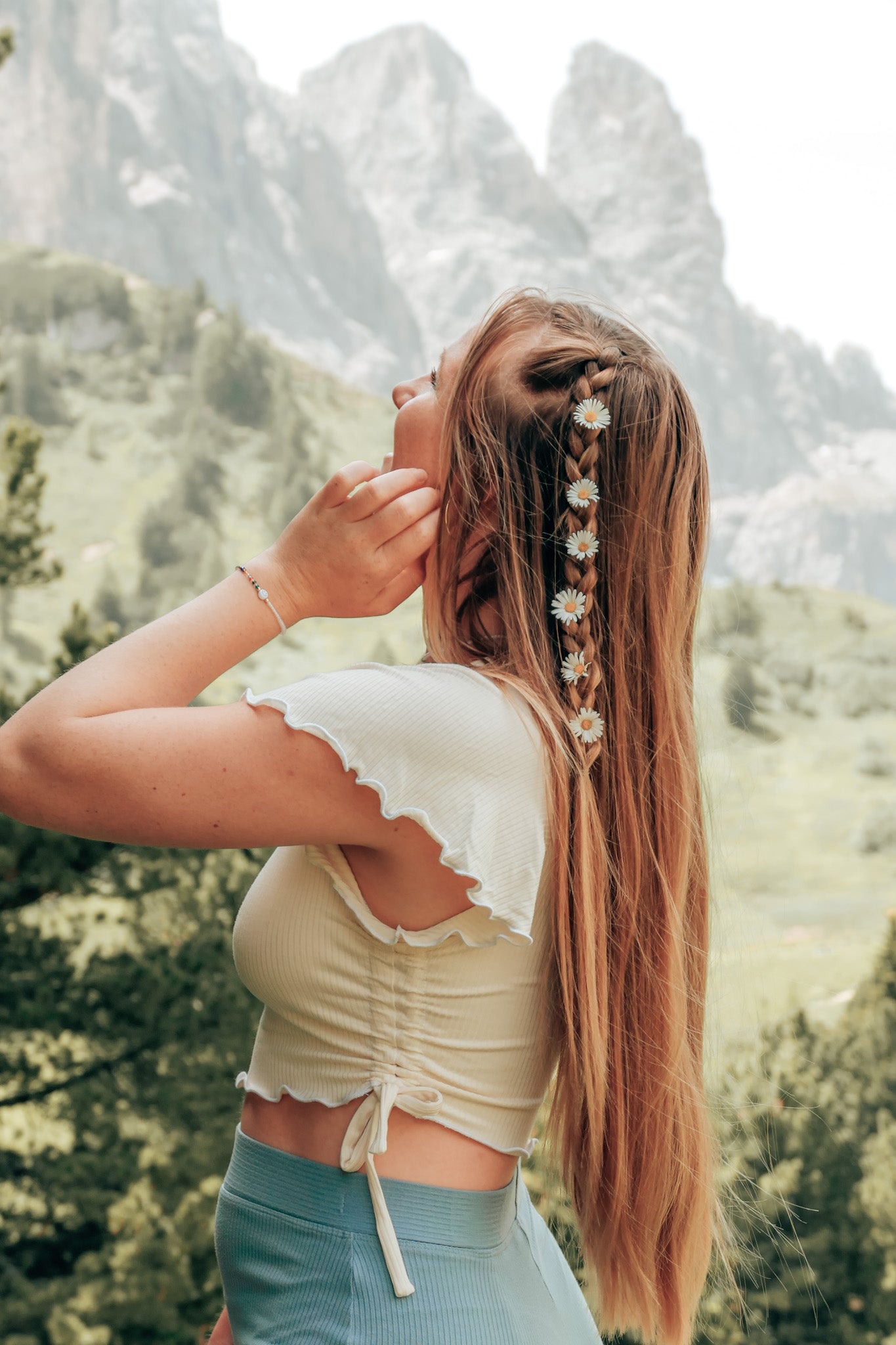 Schickes und sehr bequemes Crop Top ohne BH zu tragen mit Schmetterlingsärmeln