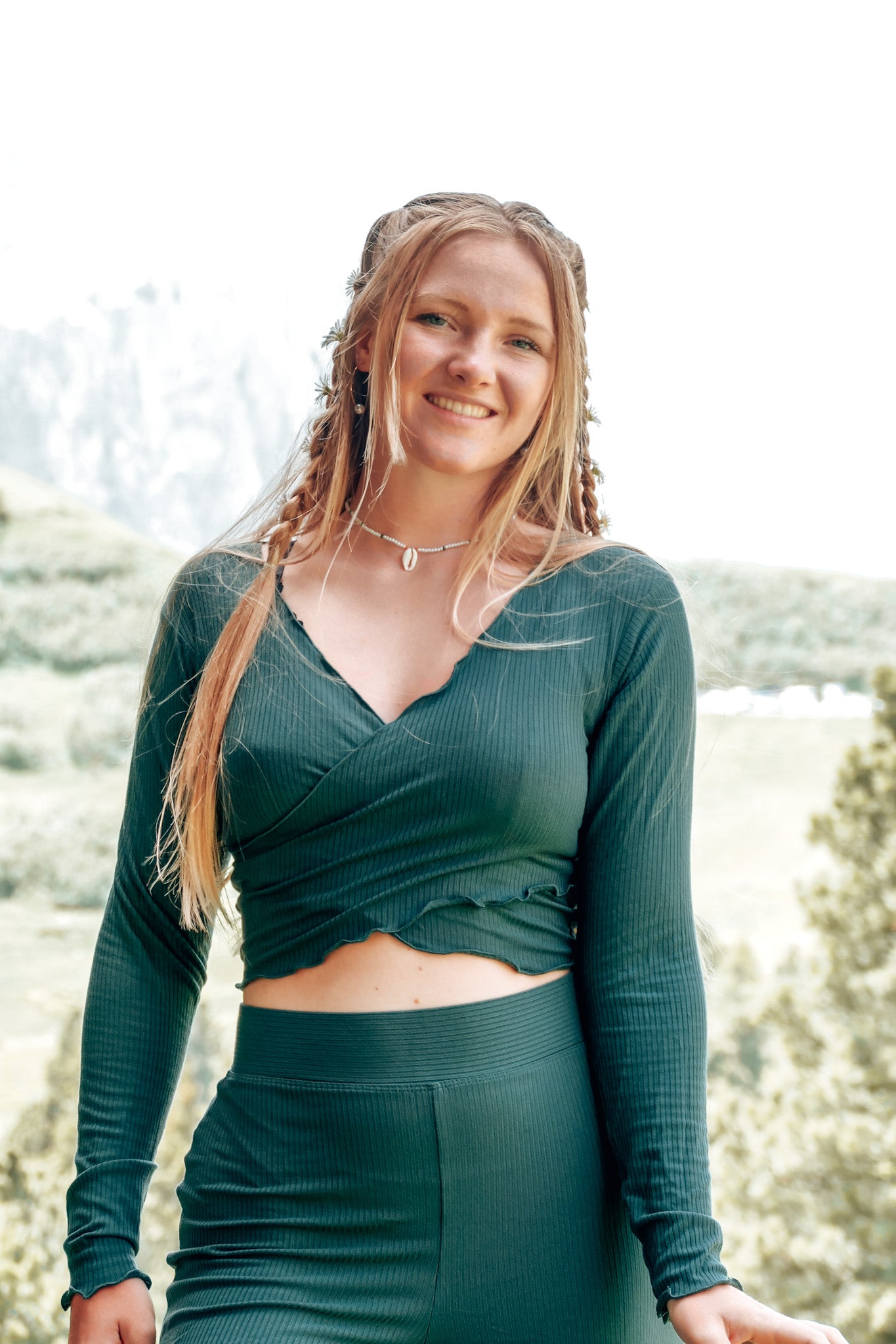 Wunderschöner und schlichter Pullover für Damen im Herbst und Frühling im Trend