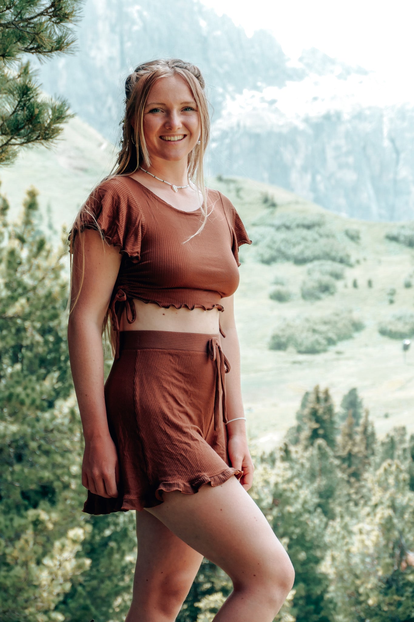 Nachhaltiges und individuell zum Binden fair produziertes Crop Top