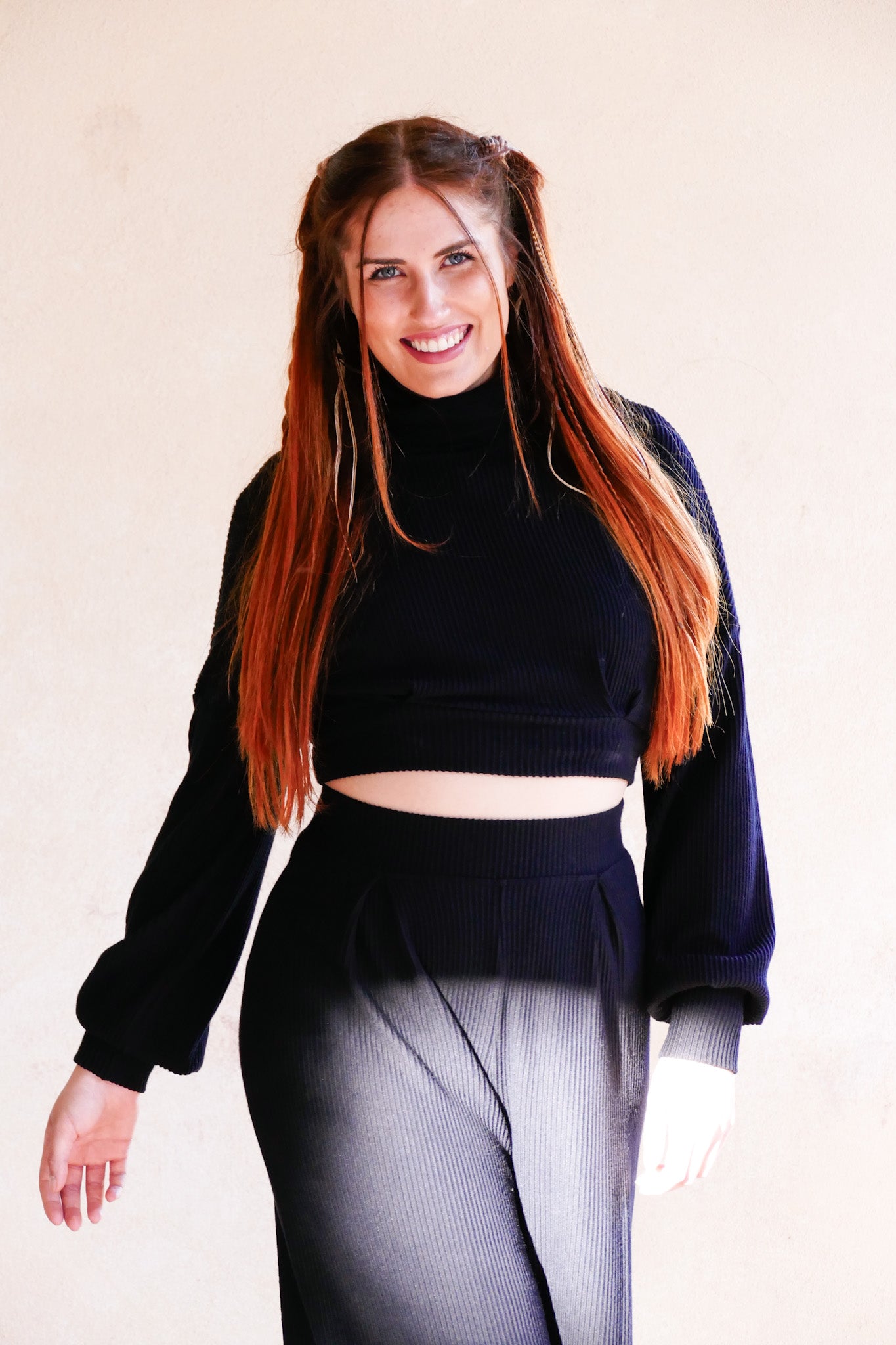 Winterhose die der neuste Trend ist mit Falten und weitem Bein