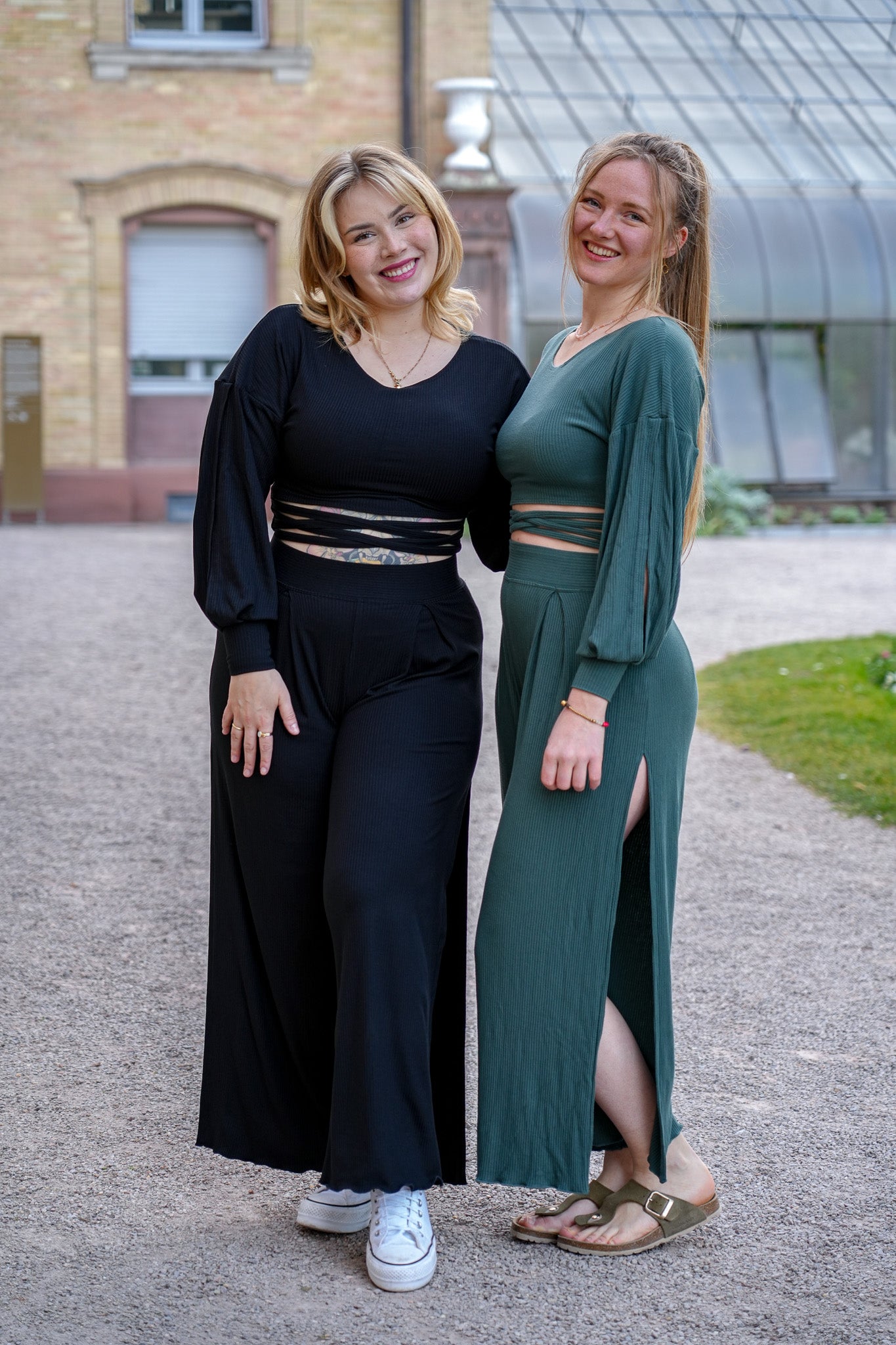 Nachhaltige Stoffhose aus atmungsaktivem Material für den Sommer