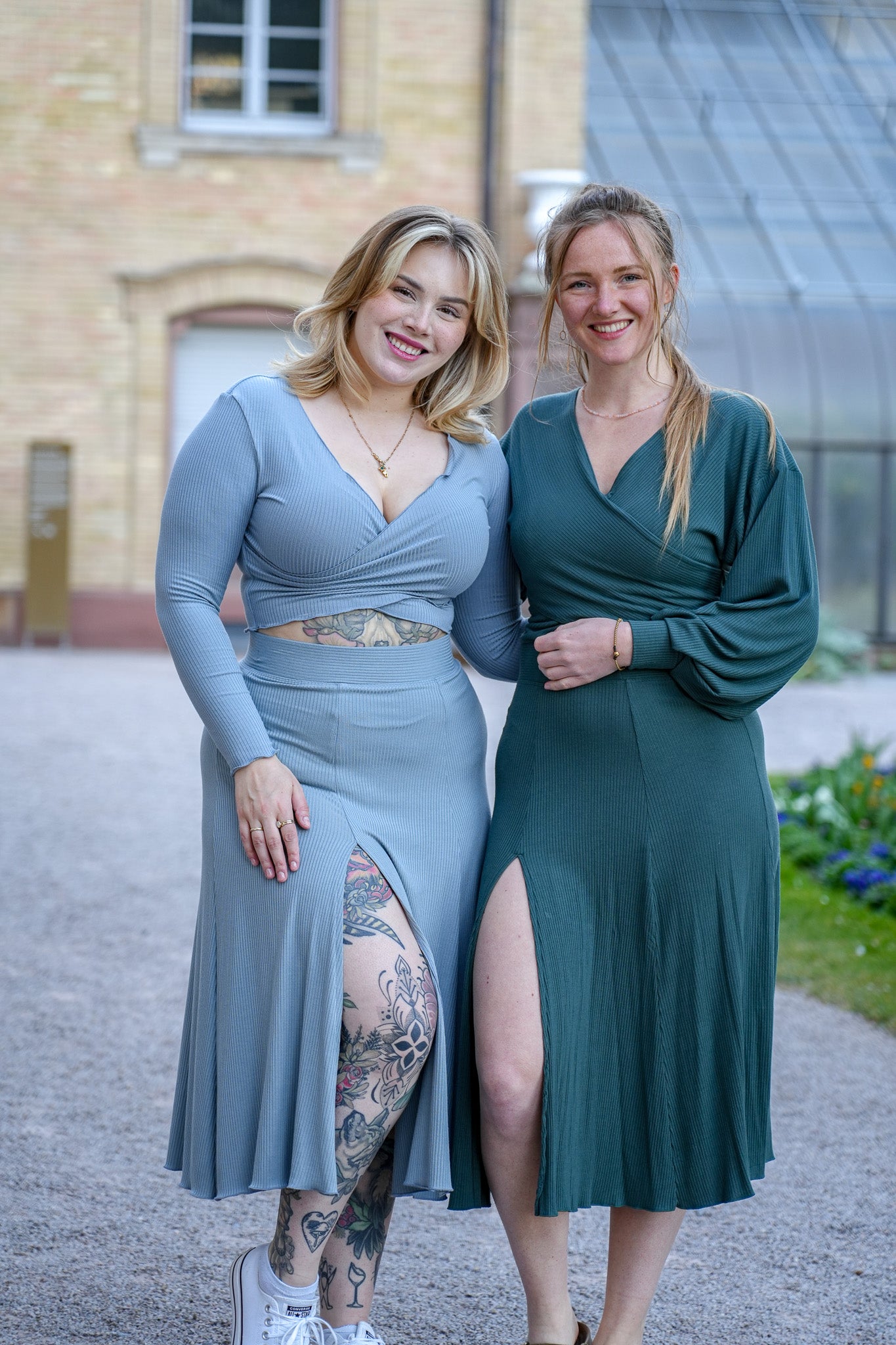 Luftiger Midirock in Petrolgrün aus Tencel
