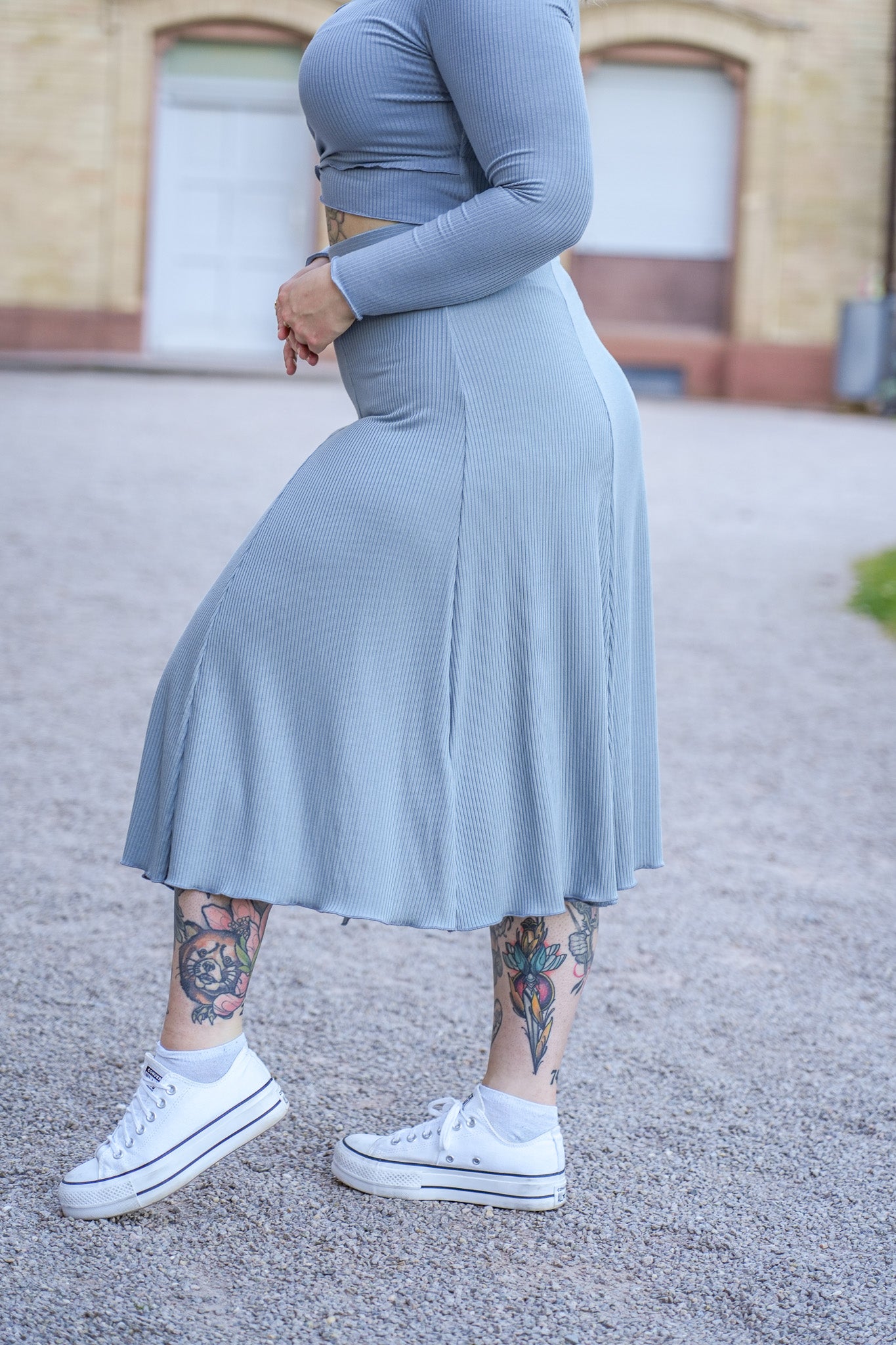 High-Waist-Midiskirt in Himmelblau