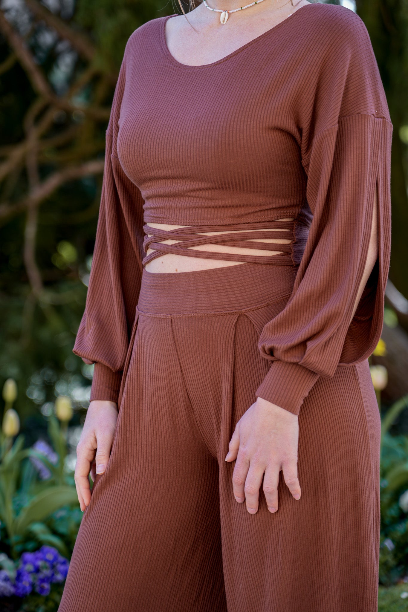 Sommerlicher Pullover mit eleganten Designdetails