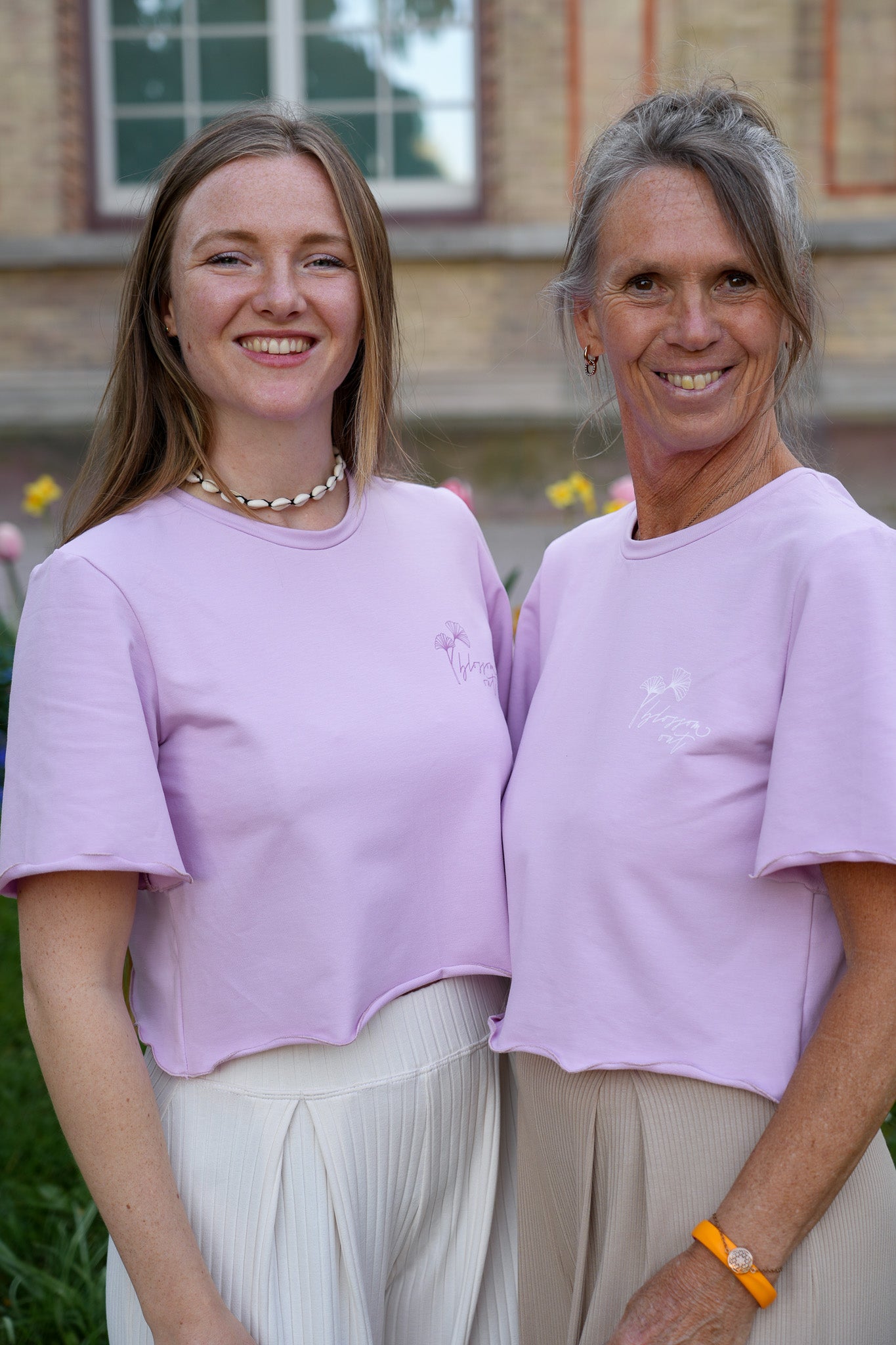 Fair produziertes Kurzarmshirt für Frauen mit femininer Passform