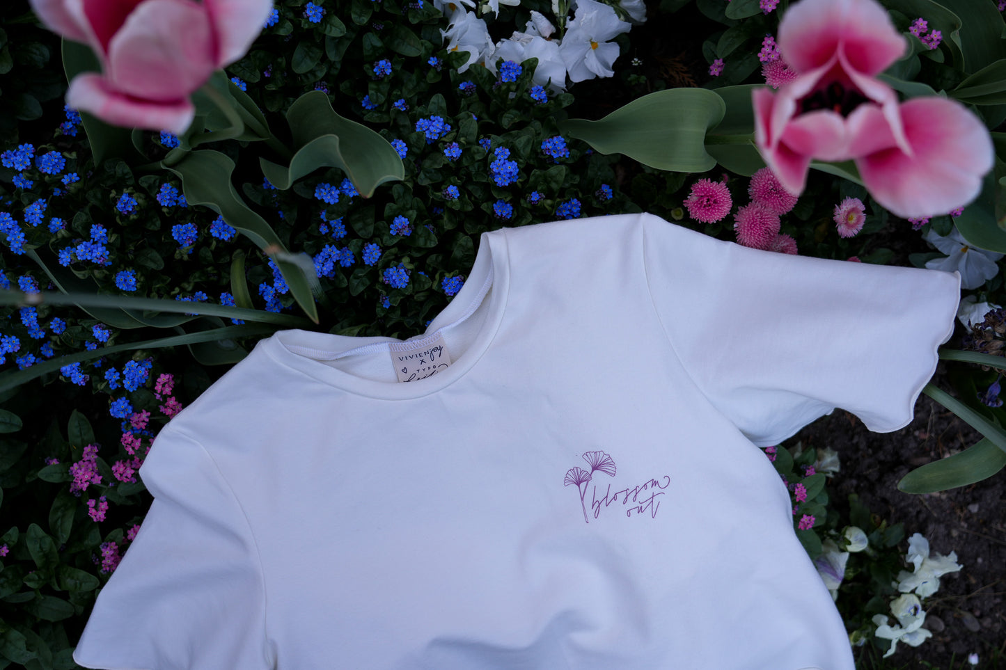 Sommerliches Crop Tshirt mit Rüschen und Druck für Damen aus fairer Produktion in Deutschland
