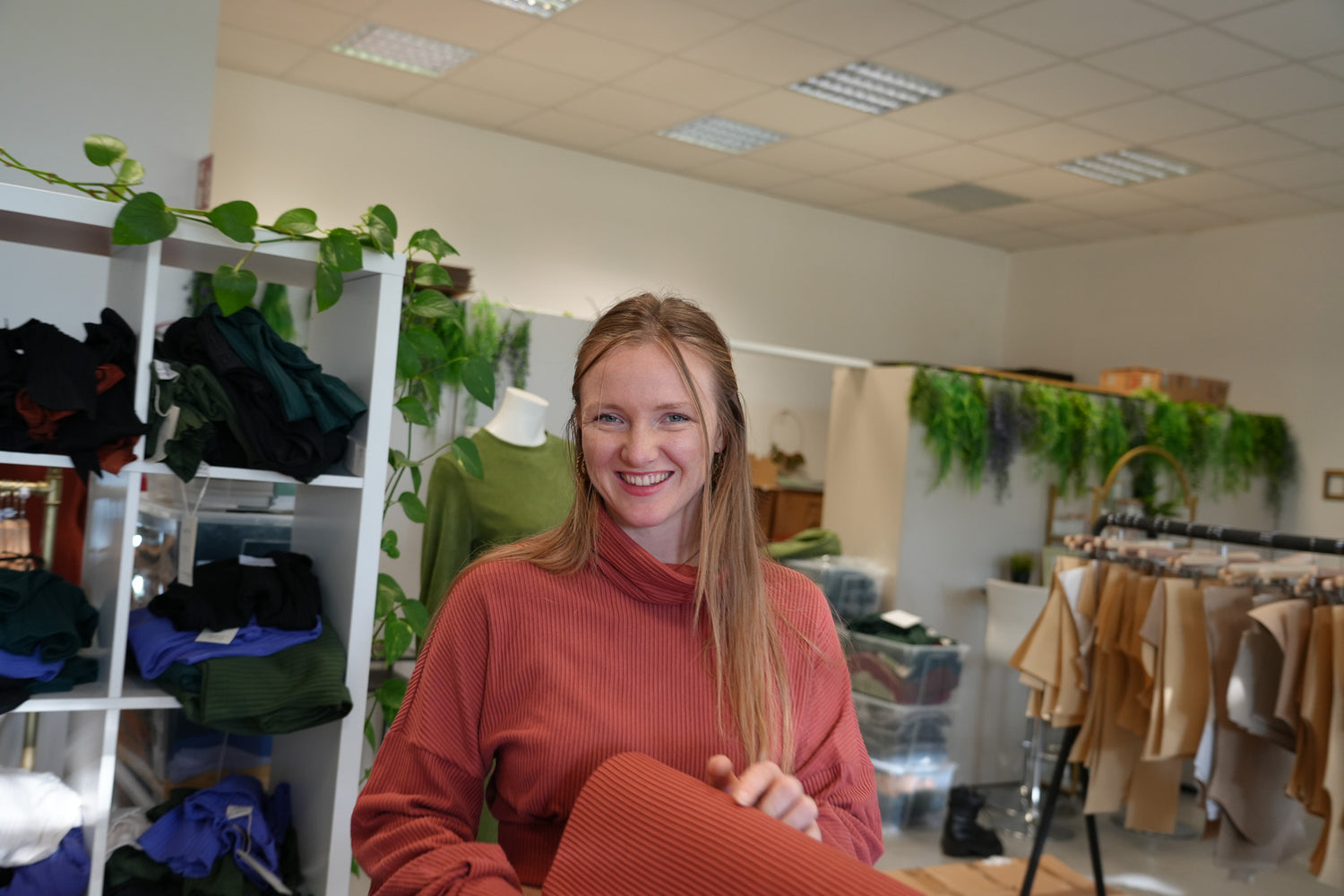 Nachhaltige Damenmode in Deutschland hergestellt aus weichen Stoffen