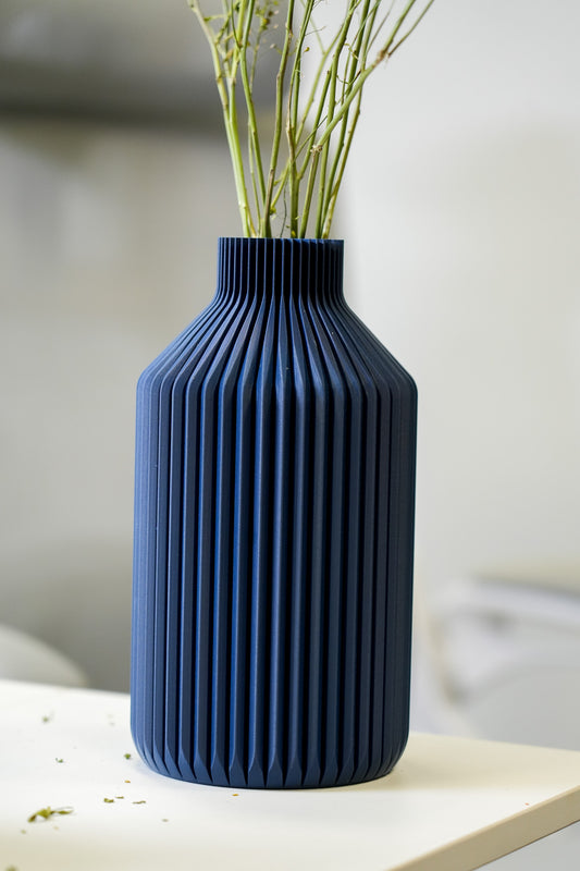 Langlebige und schlichte Vase als Geschenk