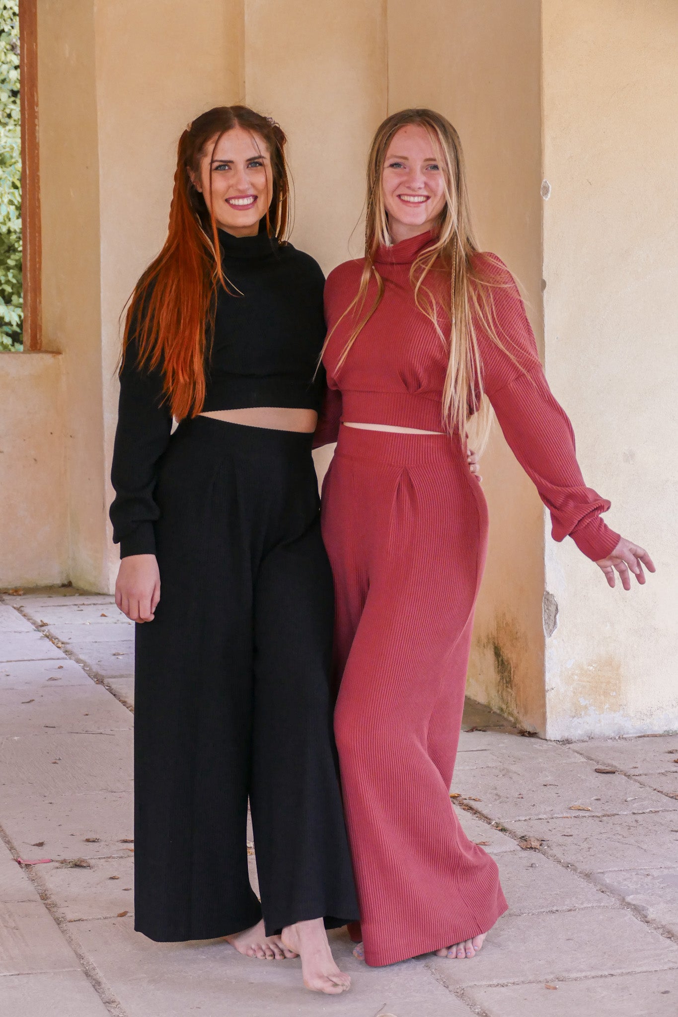 Schwarze und bequeme Hose für den Winter aus nachhaltigem Stoff