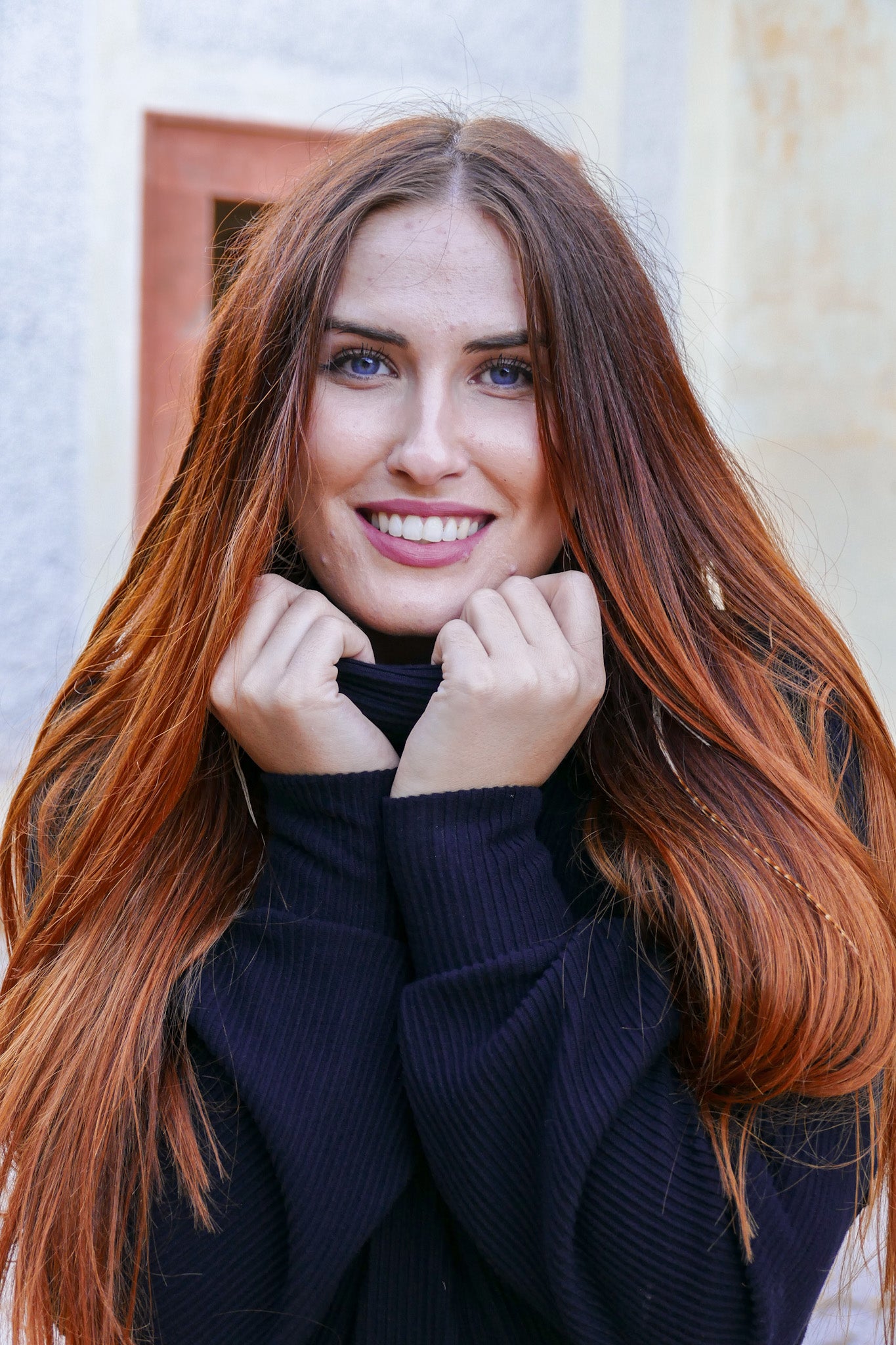 Fair produzierter Pullover mit Rollkragen aus nachhaltigen Stoff und mit weiten Ärmeln für den Winter