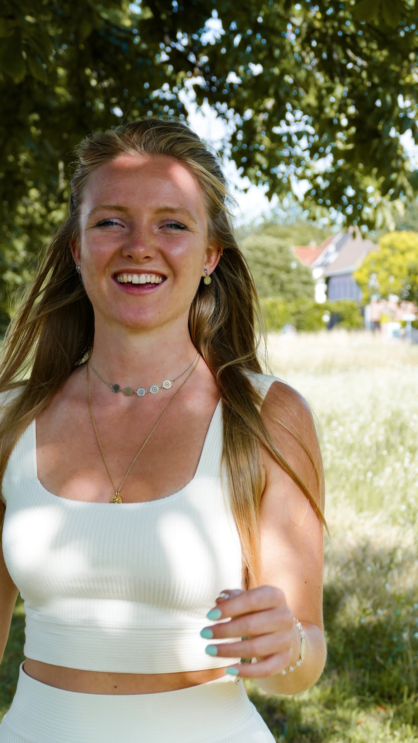 Weißes kurzes Camisole für den Sommer aus nachhaltigem Tencel
