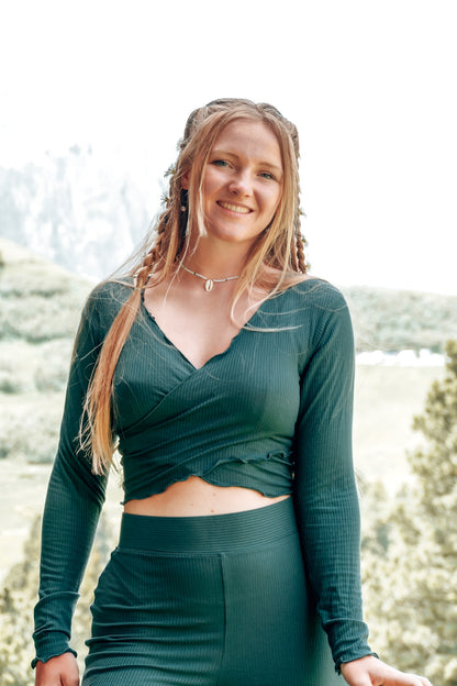 Wunderschöner und schlichter Pullover für Damen im Herbst und Frühling im Trend