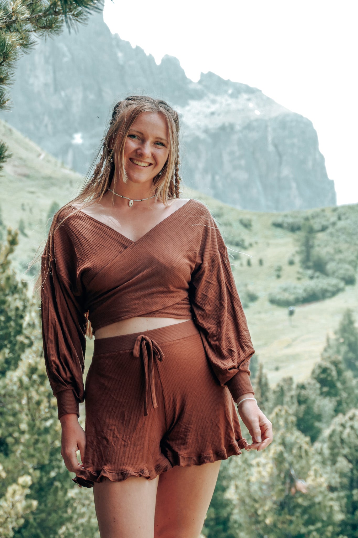 Trendige und bequeme Sommershorts im Zweiteiler Set für Damen aus geripptem Stoff