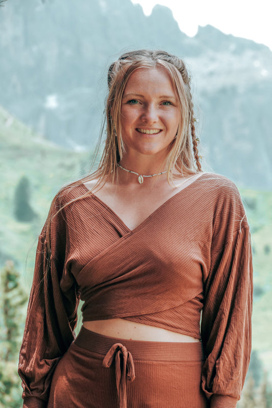 Crop Pullover für den Frühling und Herbst im Trend in dunkelbraun aus Tencel