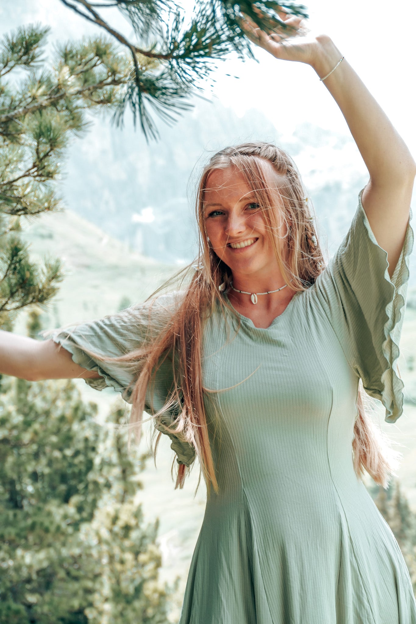 Wunderschönes Prinzessinnen Kleid für den Sommer mit weiten Ärmeln