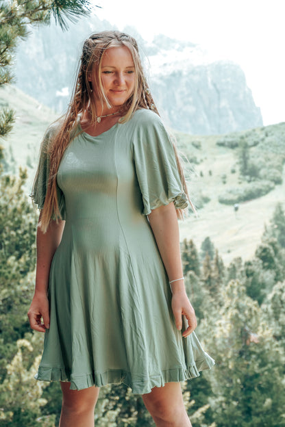 Schickes Sommerkleid in pastellgrün für den schicken Anlass