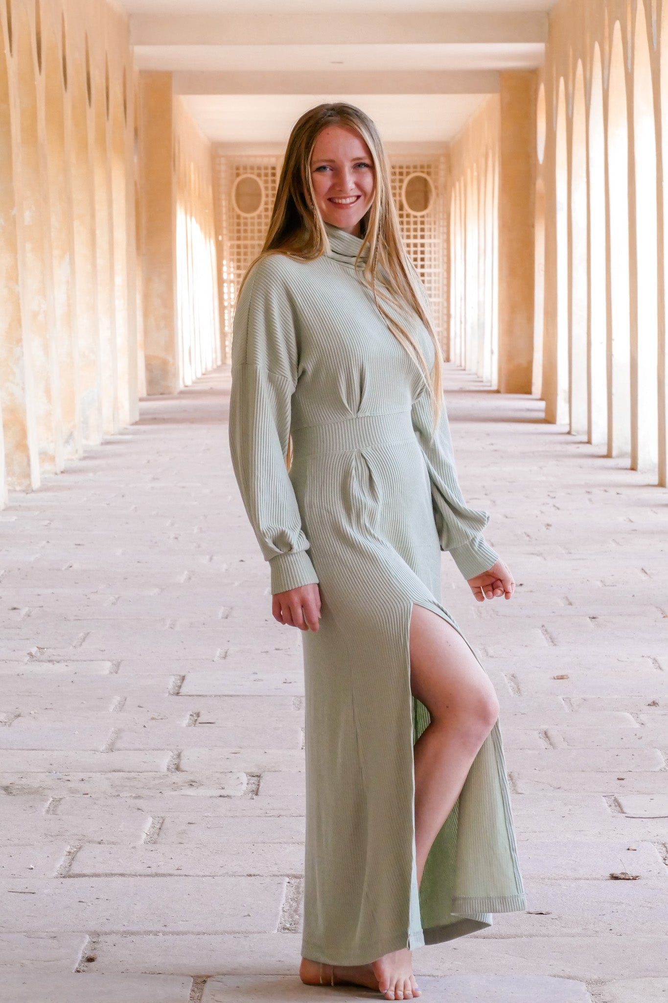 Winterkleid in mint mit Schlitz aus geripptem und nachhaltigem Stoff