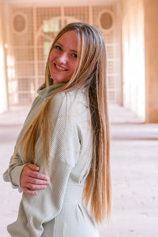 Bequemes und warmes Winterkleid aus nachhaltigem und weichem Stoff in mint