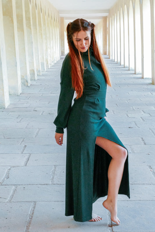 Warmes und kuscheliges Winterkleid mit Schlitz aus geripptem Stoff