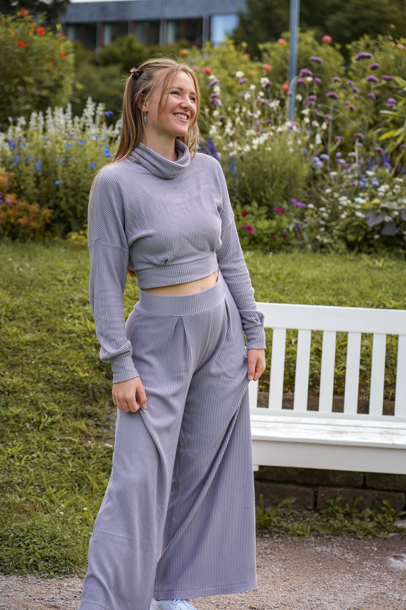 Nachhaltige High Waist Hose für Damen aus geripptem Stoff