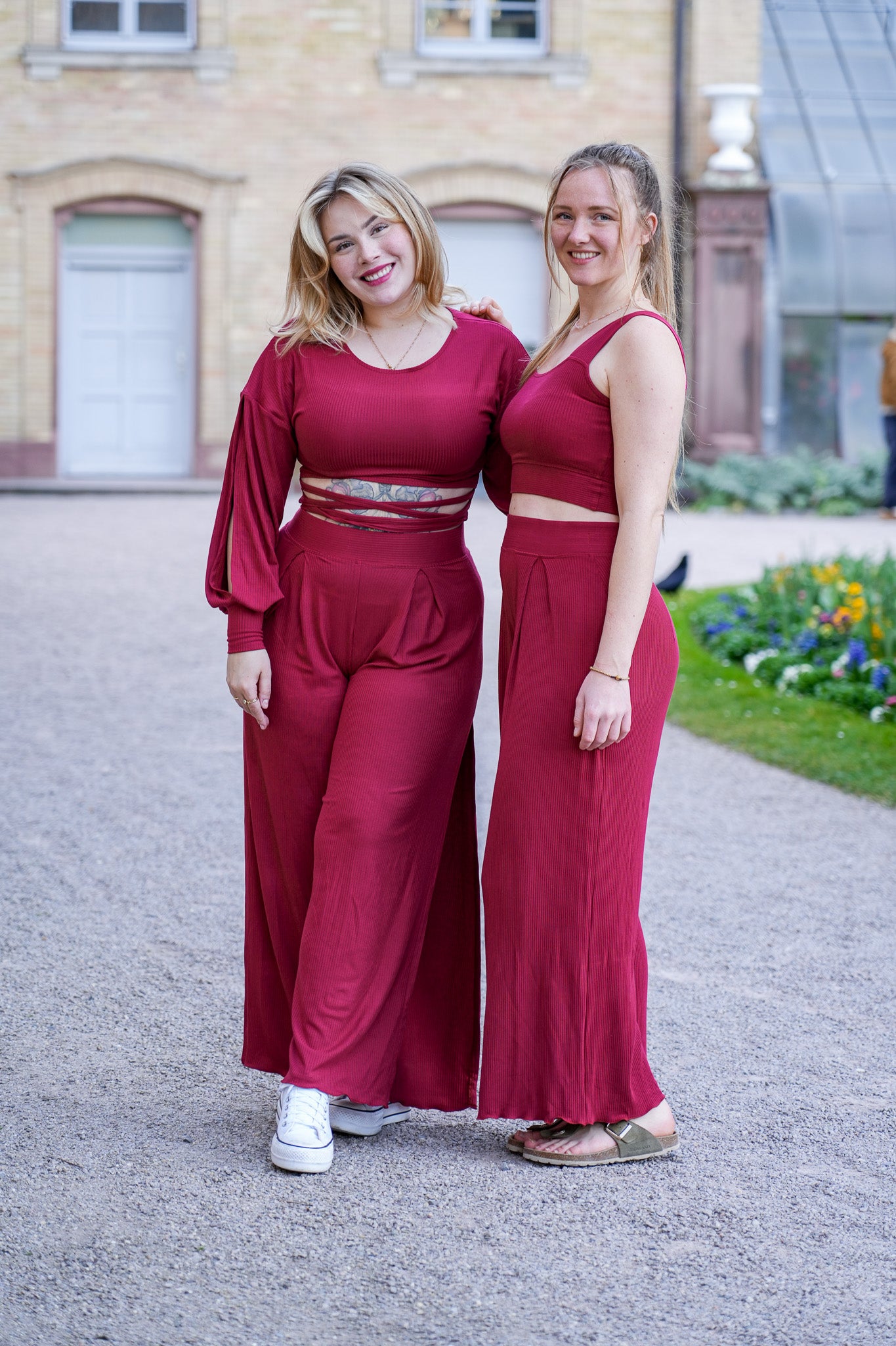 Rote High Waist Schlitzhose aus nachhaltigem Tencel für Alltag und Events 