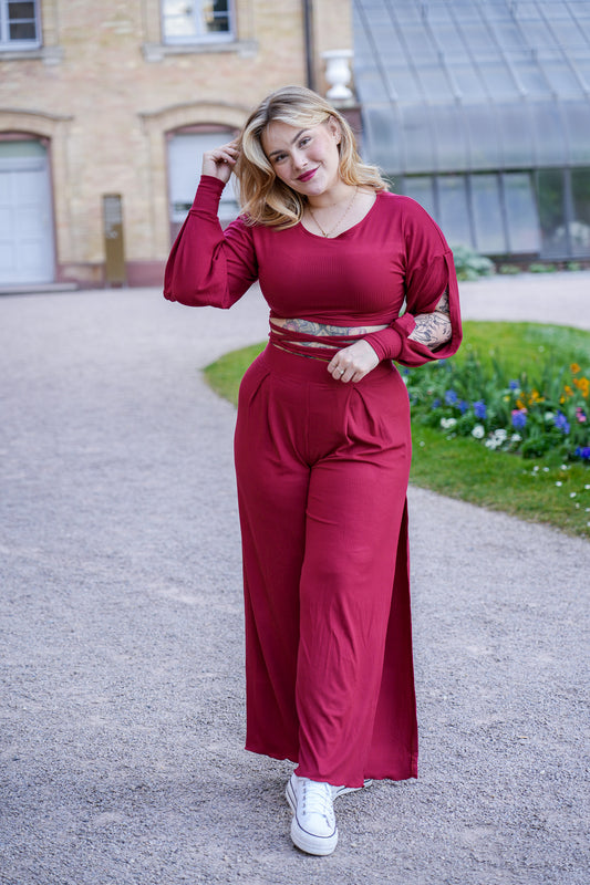 Kirschrote Damenhose aus weichem Material für stilvolle Looks für eine schmeichelhafte Figur