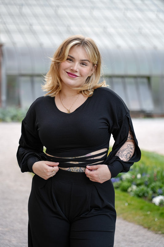Femininer Cropped-Pullover in Schwarz für stilvolle Outfits