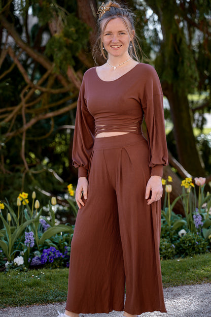Weicher Cropped-Pullover in erdigem Walnussbraun für Damen