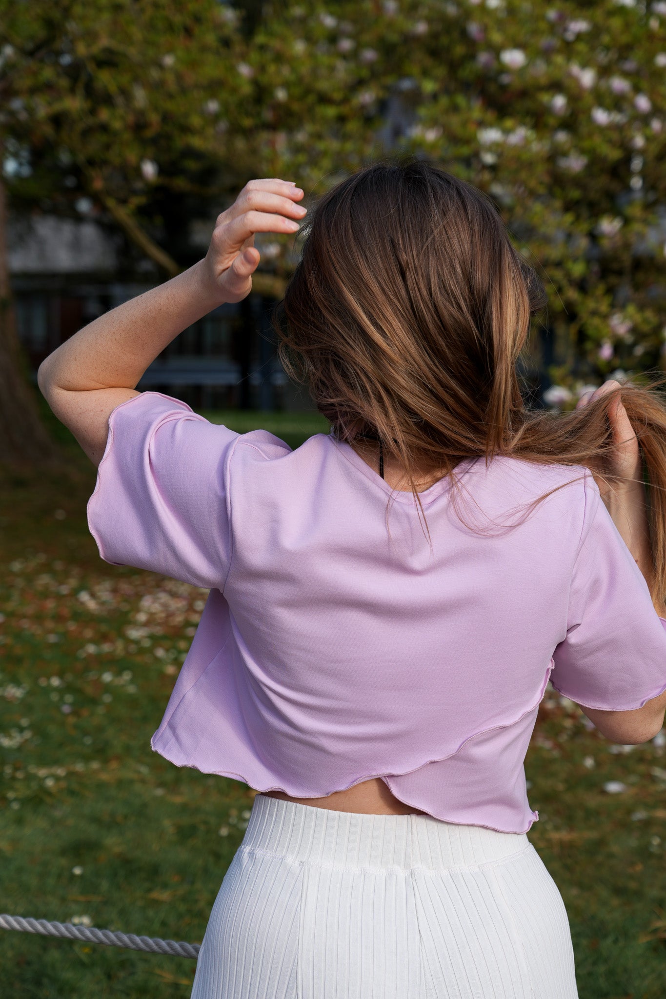 Leichtes lila Top mit Vintage-Vibes für bewusste Modefans