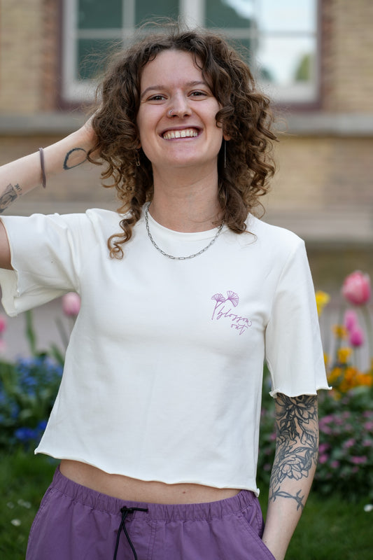 Nachhaltiges Damen-T-Shirt mit Rückenausschnitt und Schmetterlingsärmeln