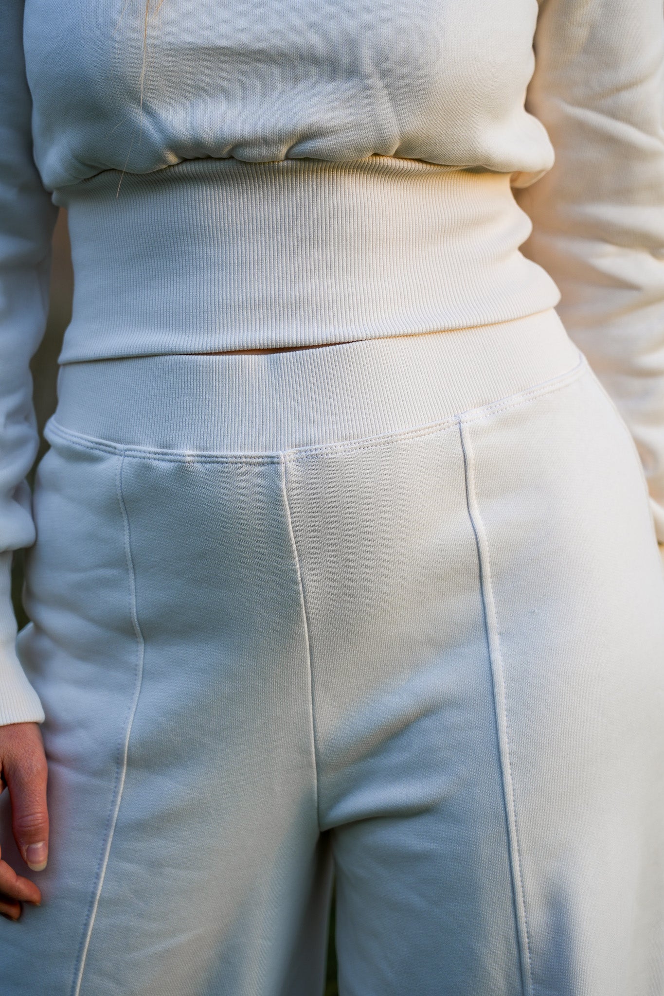 Minimalistische Sweatpants in heller Farbe