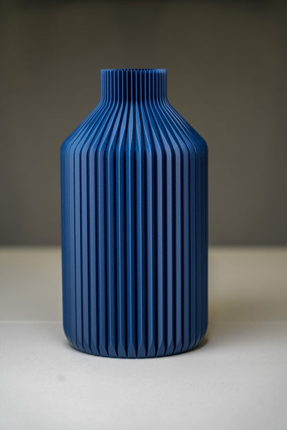 Günstige 3D Vase in dunkelblau für dein Zuhause und Trockenblumen