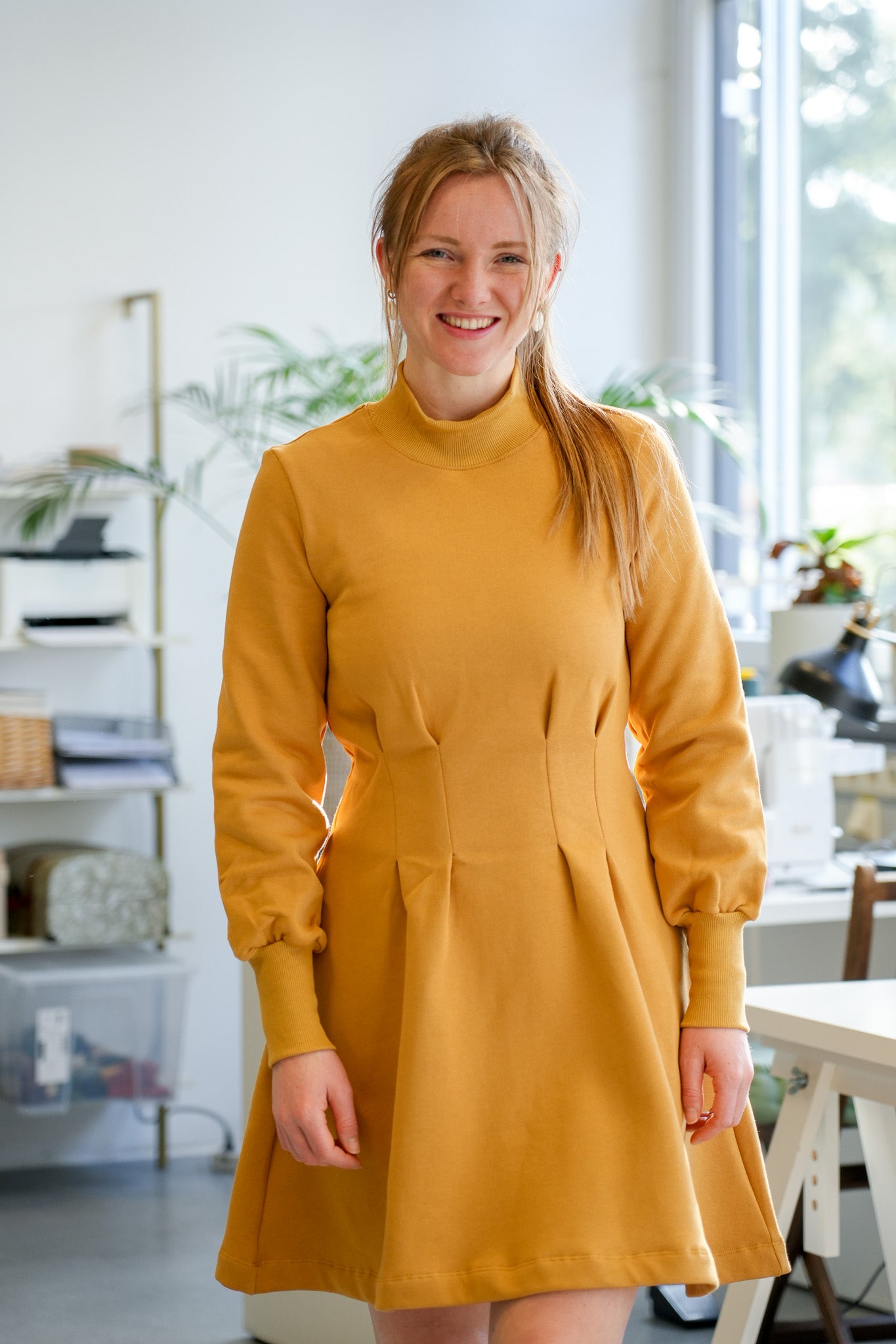 Gelbes Winterkleid in Curry aus Bio-Sweatstoff