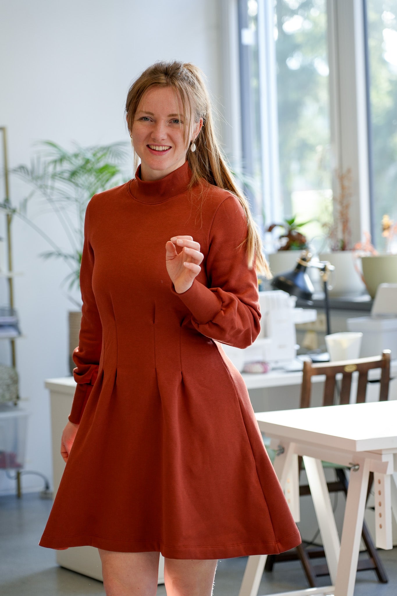 Nachhaltiges Winterkleid in Sienna mit langen Ärmeln