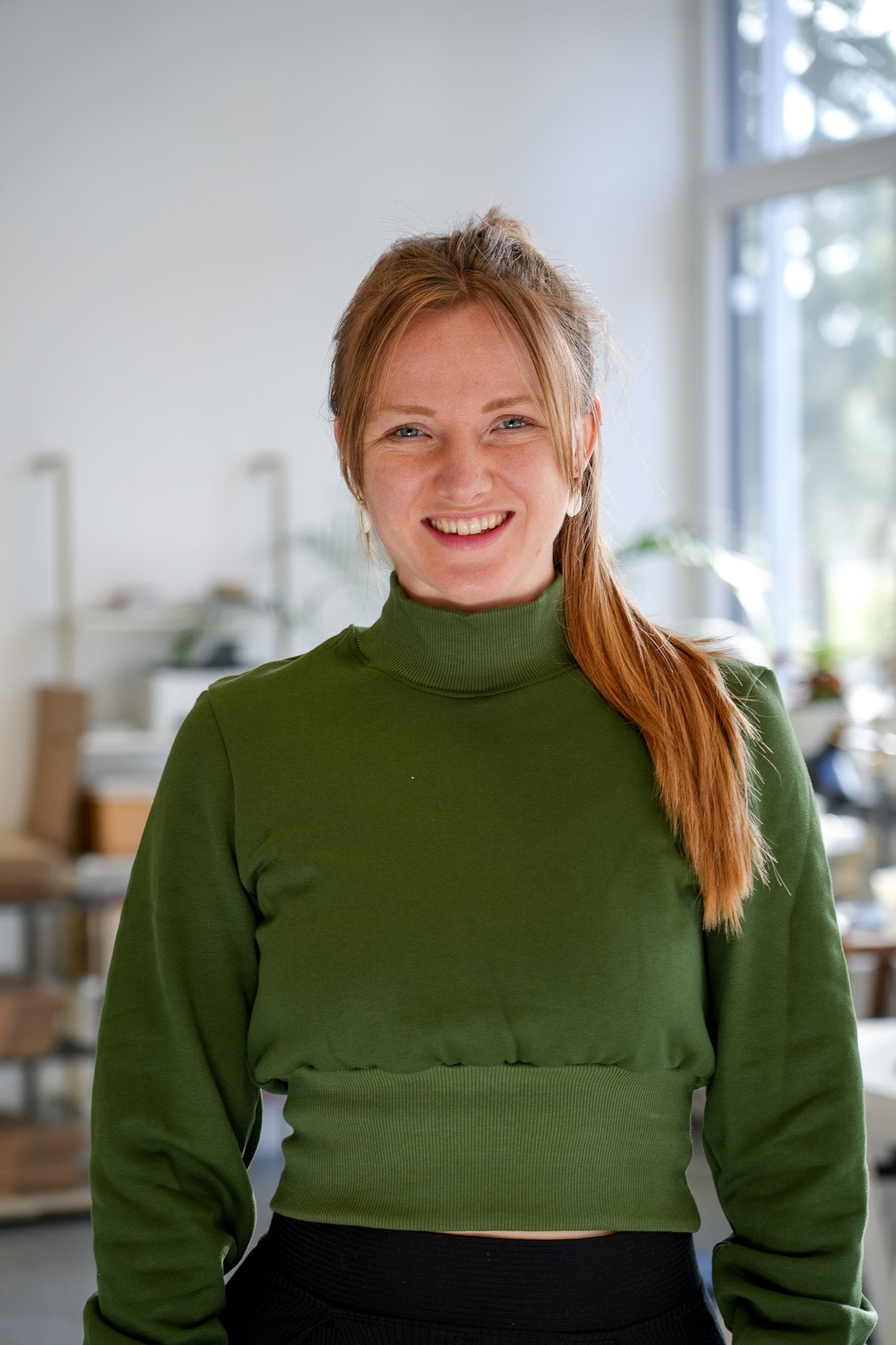 Bio-Baumwollpullover in Green Khaki mit Bündchen