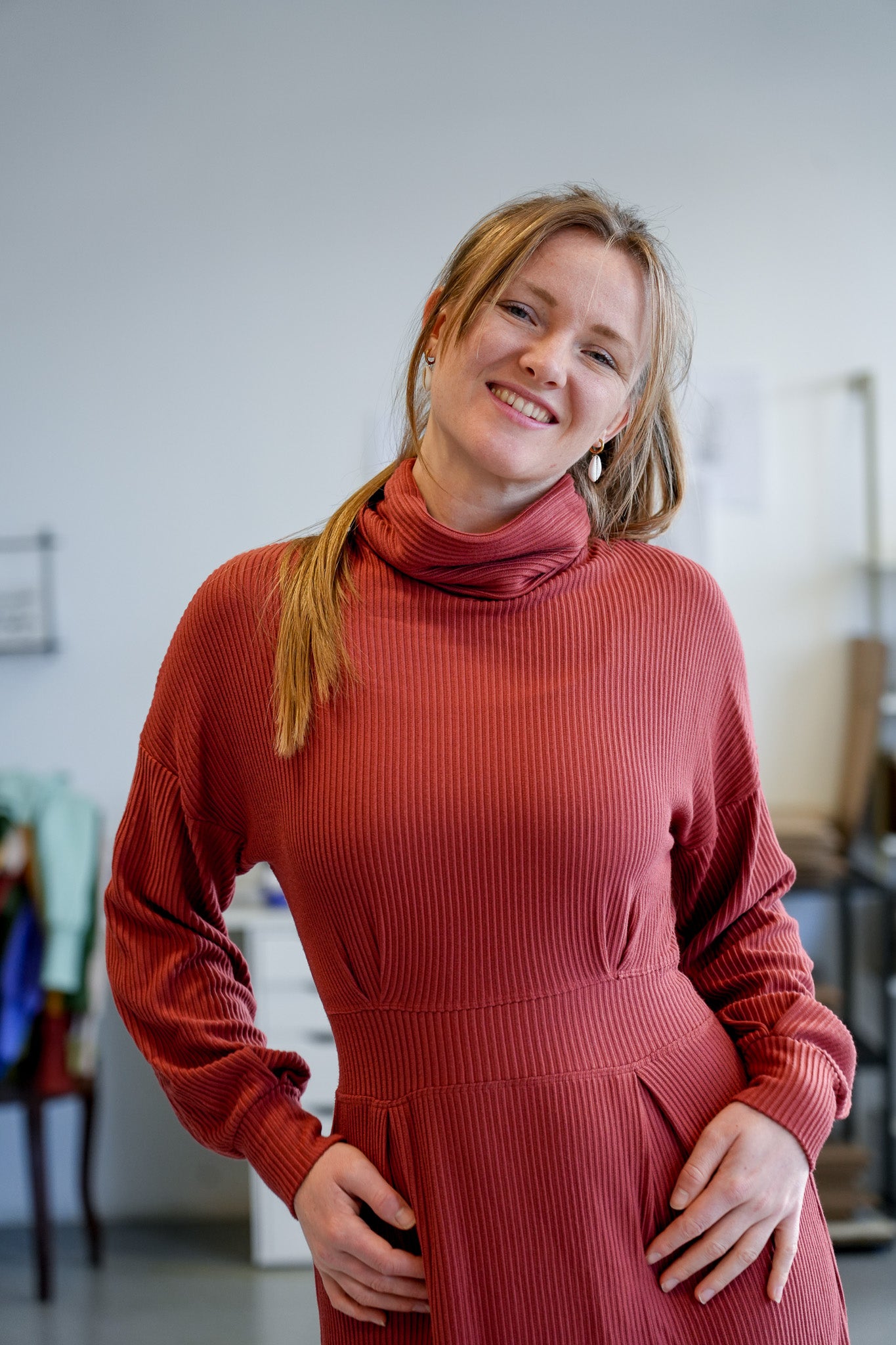 Tailliertes Comfy Dress aus Bio-Stoff in Cider