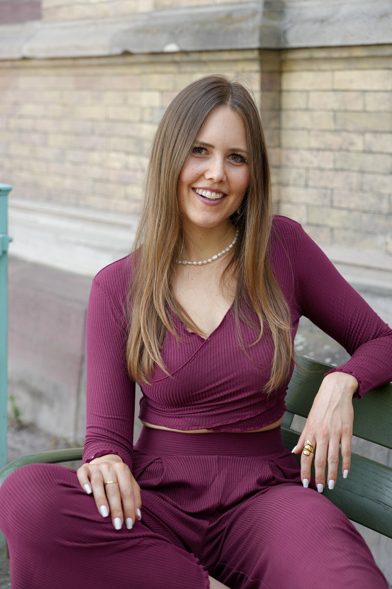 Feminin geschnittener Pulli in Pinot
