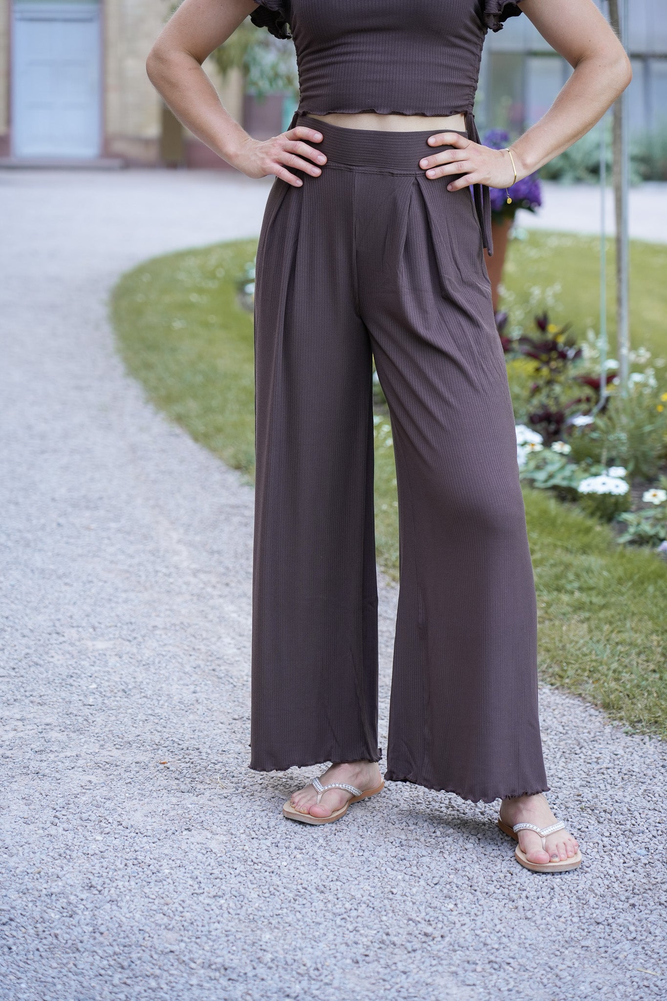 Luftige Tencel-Hose in warmem Mokkaton