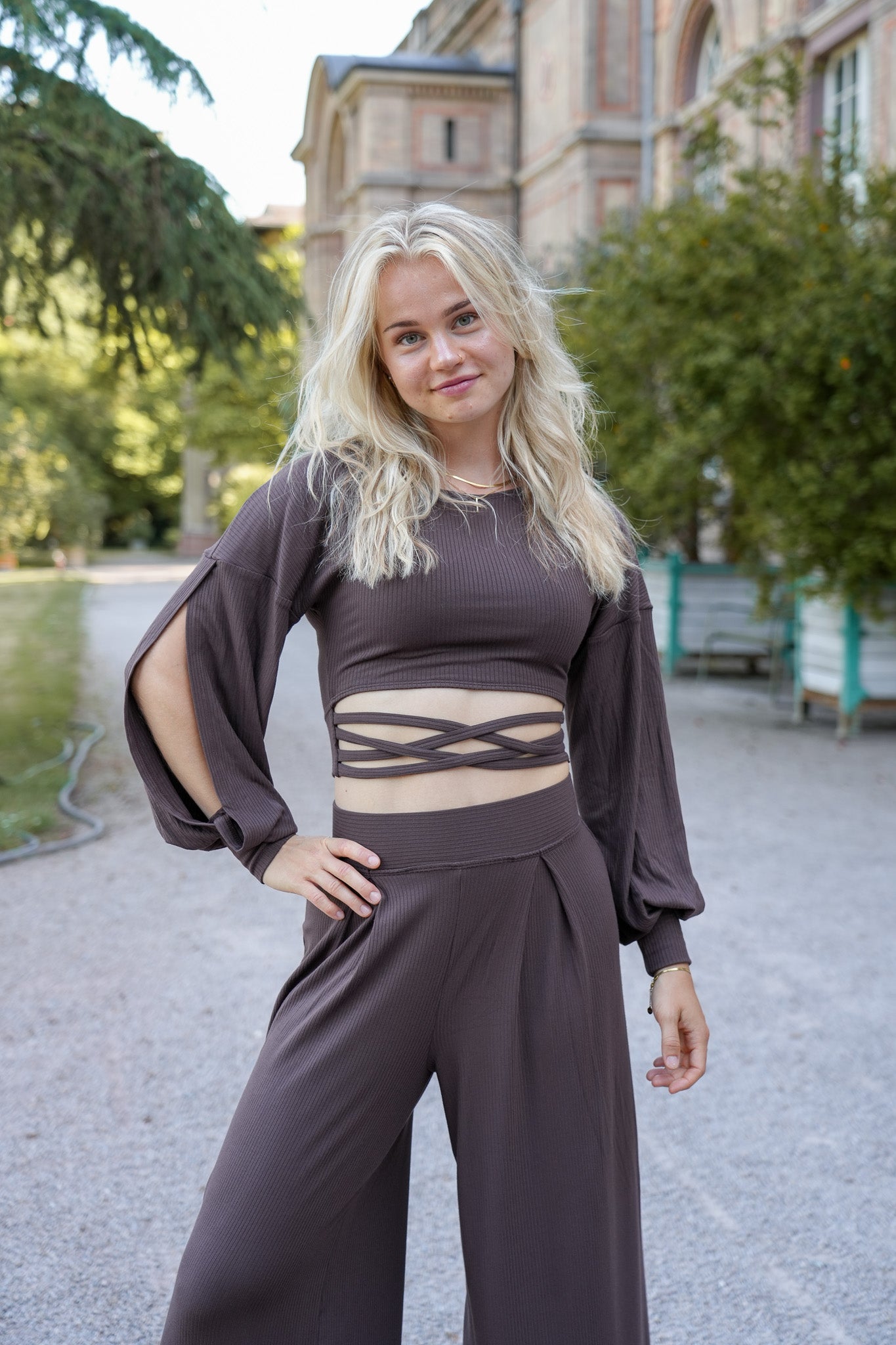 Leichter Sommerpullover in Mocha