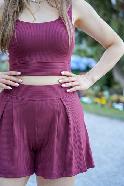 Figurbetontes Damen Top in Pinot mit breiten Trägern