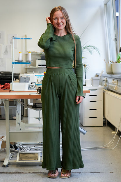 Moderne High Waist Strickhose für Damen in Khaki aus Bio Baumwolle