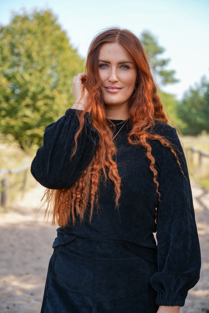 Schicker Marleen Pulli in klassischer Farbe Schwarz, ideal kombinierbar mit Hosen und Röcken.