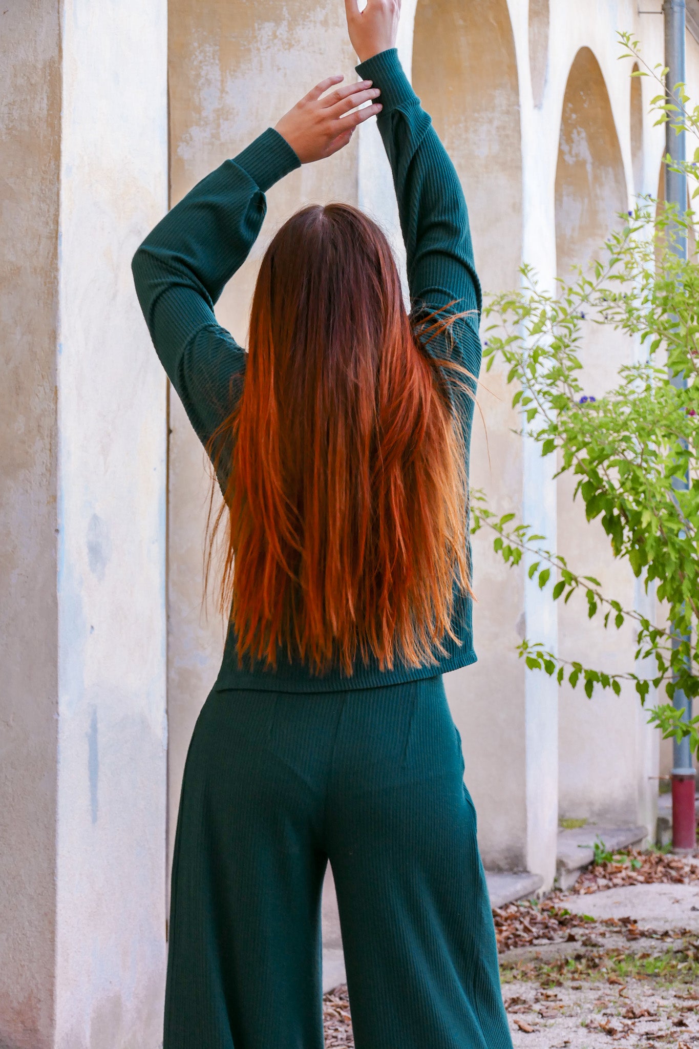 Fair produzierte High Waist Hose für den Winter für Damen aus geripptem Stoff