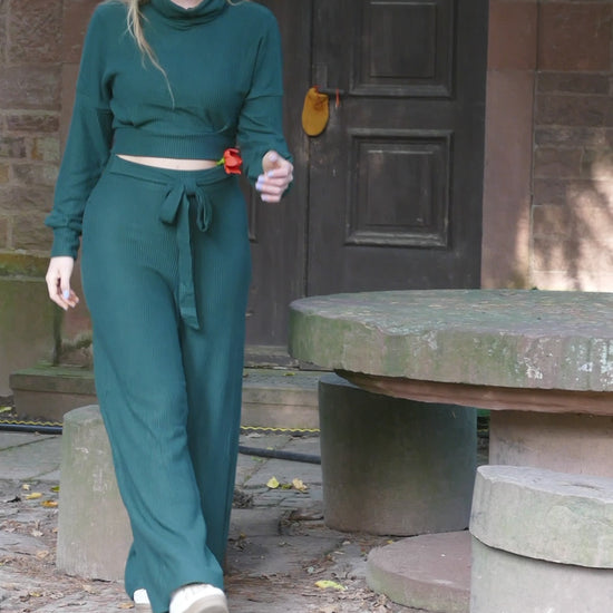 Schicke und feminine Zweiteiler aus fairer und nachhaltiger Produktion in Deutschland für herbstliche Outfits