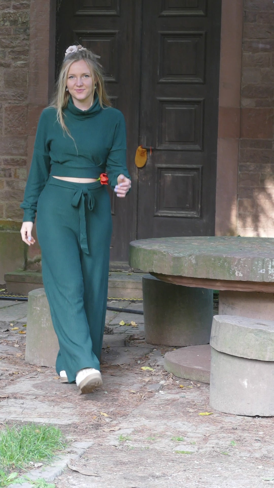 Schicke und feminine Zweiteiler aus fairer und nachhaltiger Produktion in Deutschland für herbstliche Outfits