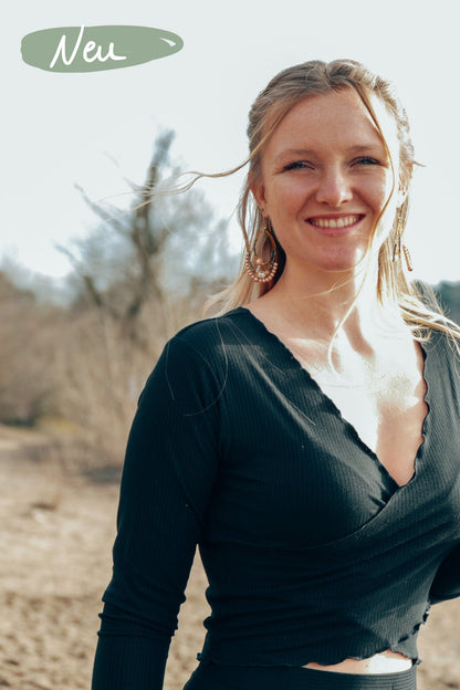 Nachhaltiger Crop-Pulli mit Wickeloptik in schwarz