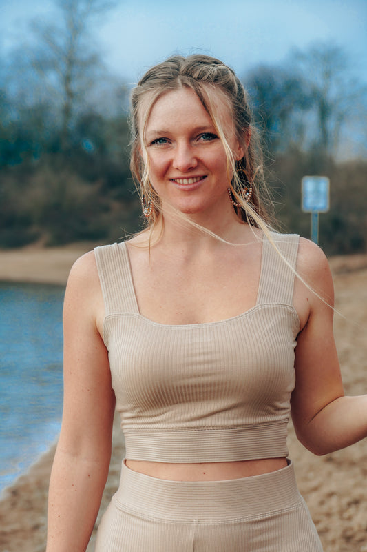 Bauchfreies Sommer Top für den Strand aus Tencel in nude