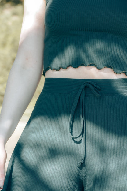 High Waist Shorts aus nachhaltigem und geripptem Stoff