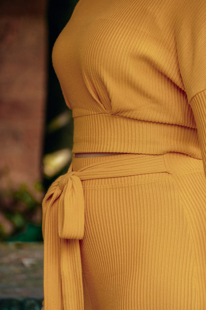 Fair produzierter Crop Pullover mit Rollkragen für den Herbst